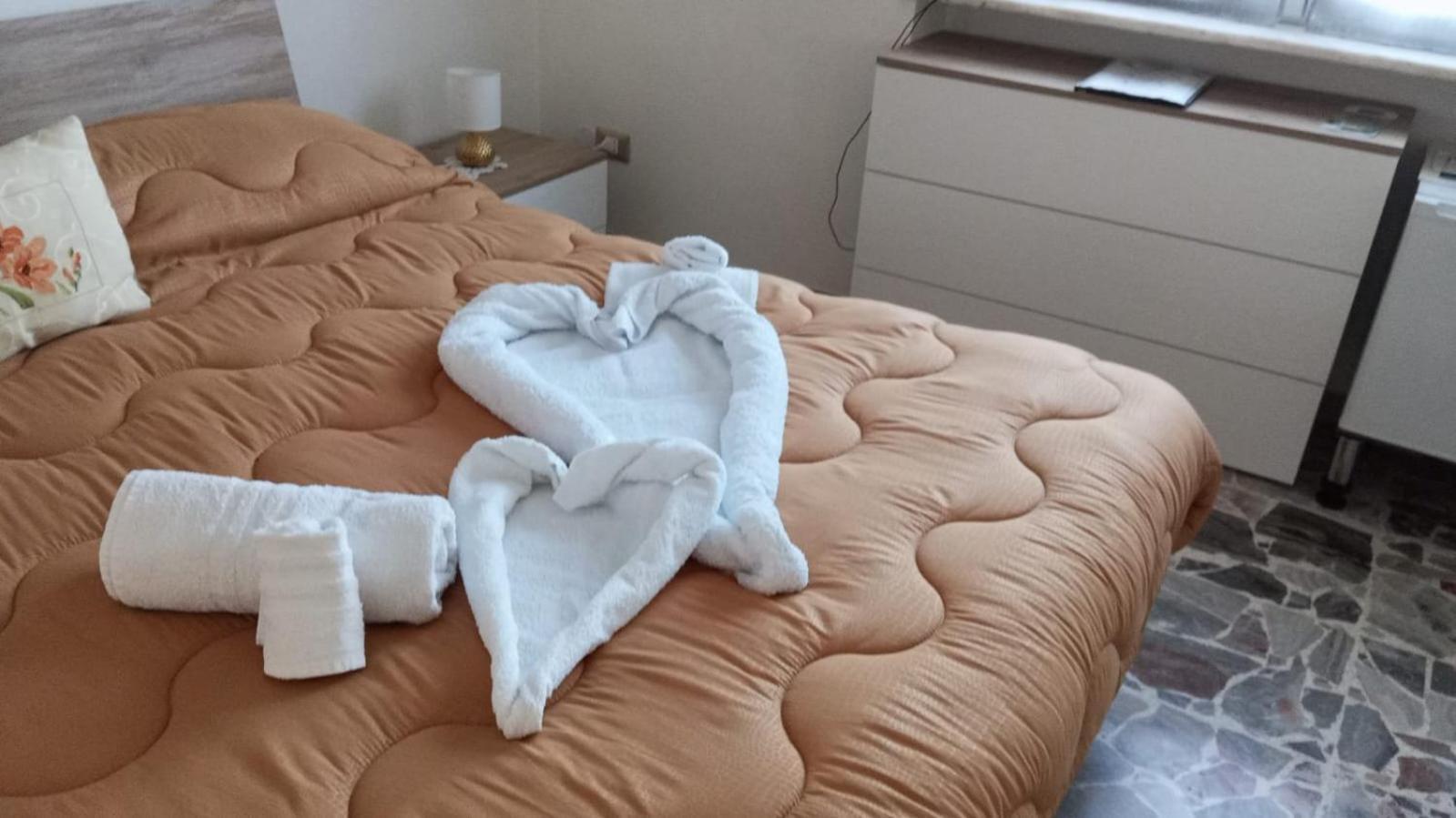 B&B Saphira Gozzano Bagian luar foto